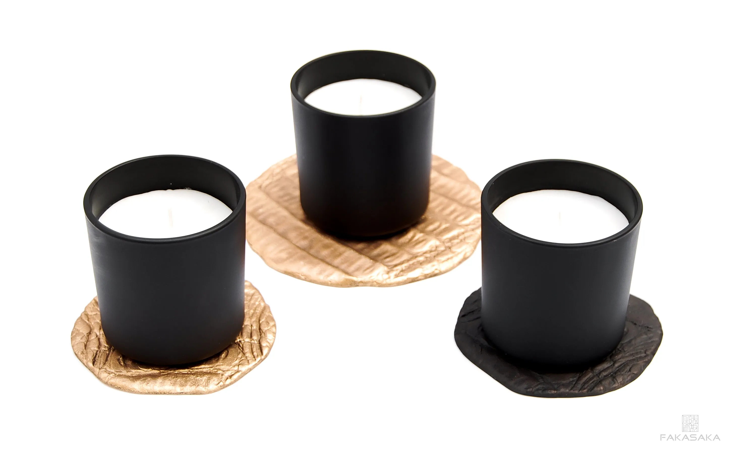 CROCODILE COASTER 1<br><br>CUP COASTER  / BOTTLE COASTER  / CANDLE TRAY / SMALL TRAY<br><br>POLISHED BRONZE
