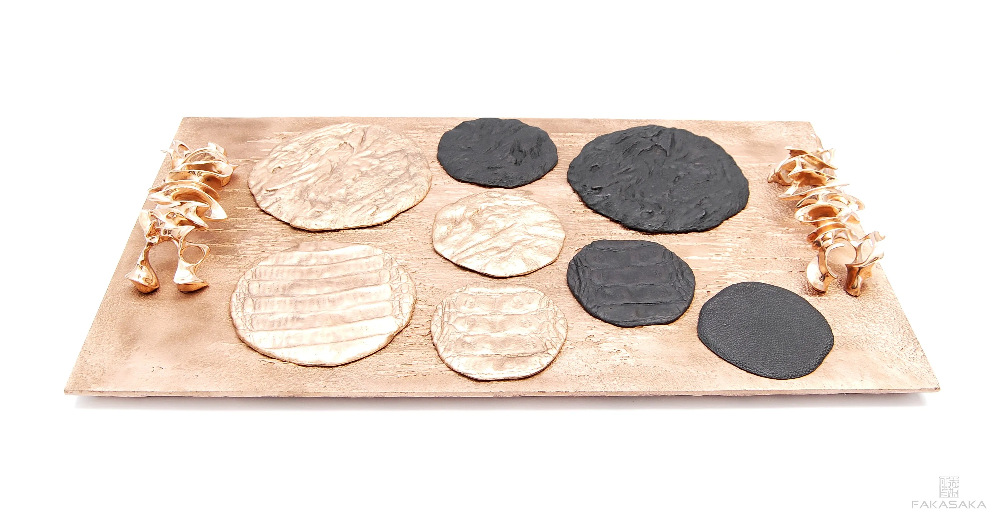 CROCODILE COASTER 1<br><br>CUP COASTER  / BOTTLE COASTER  / CANDLE TRAY / SMALL TRAY<br><br>POLISHED BRONZE