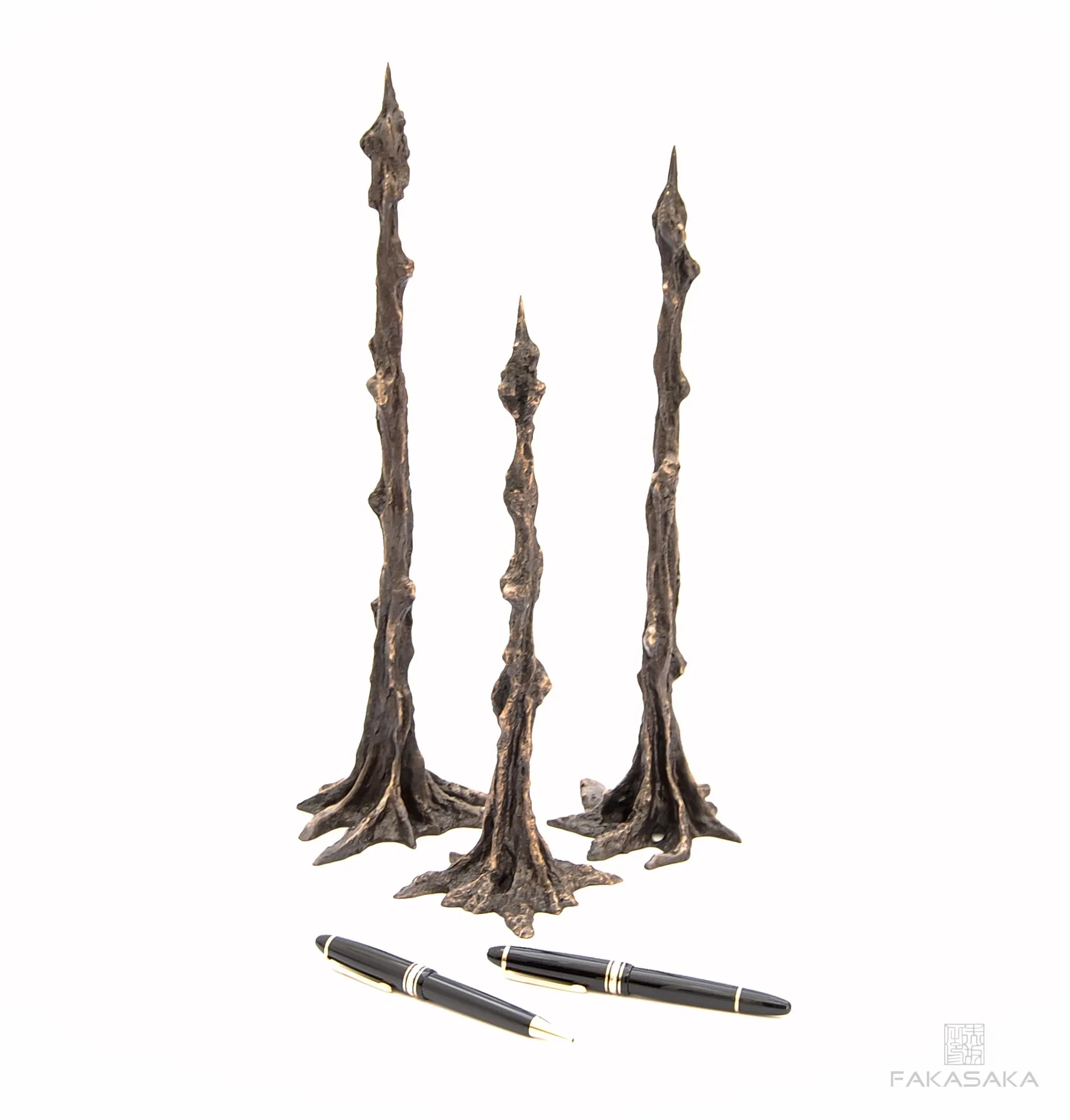 GUI<br><br>CANDLESTICK / SCULPTURE<br><br>BLACKBROWN BRONZE