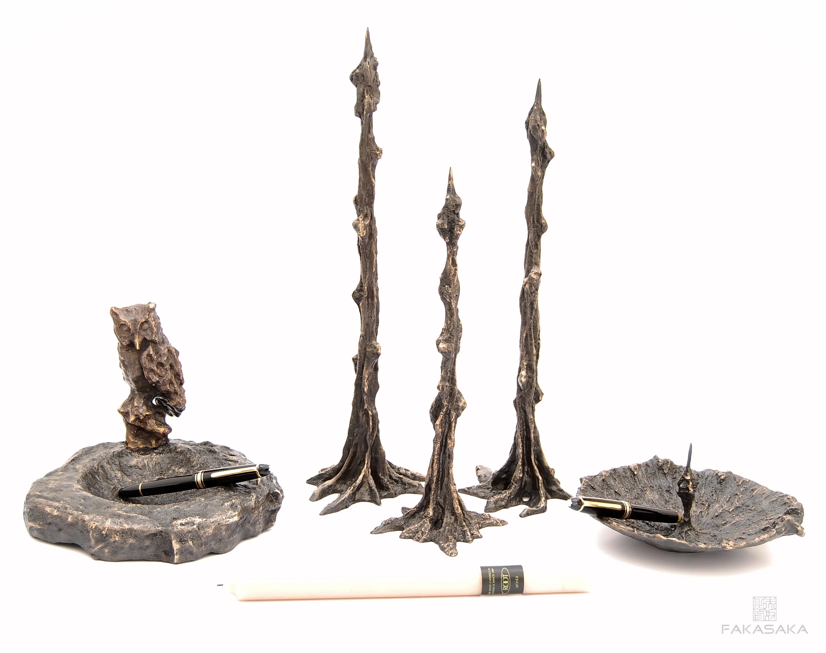 GUI<br><br>CANDLESTICK / SCULPTURE<br><br>BLACKBROWN BRONZE