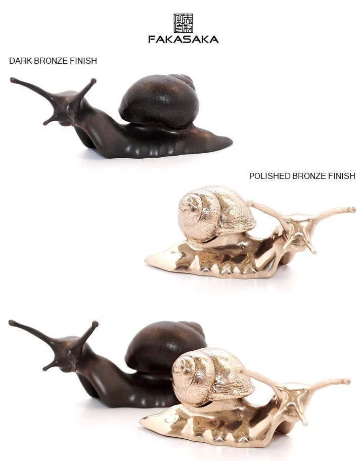 HUN CANDLE HOLDER<br><br>BLACKBROWN BRONZE