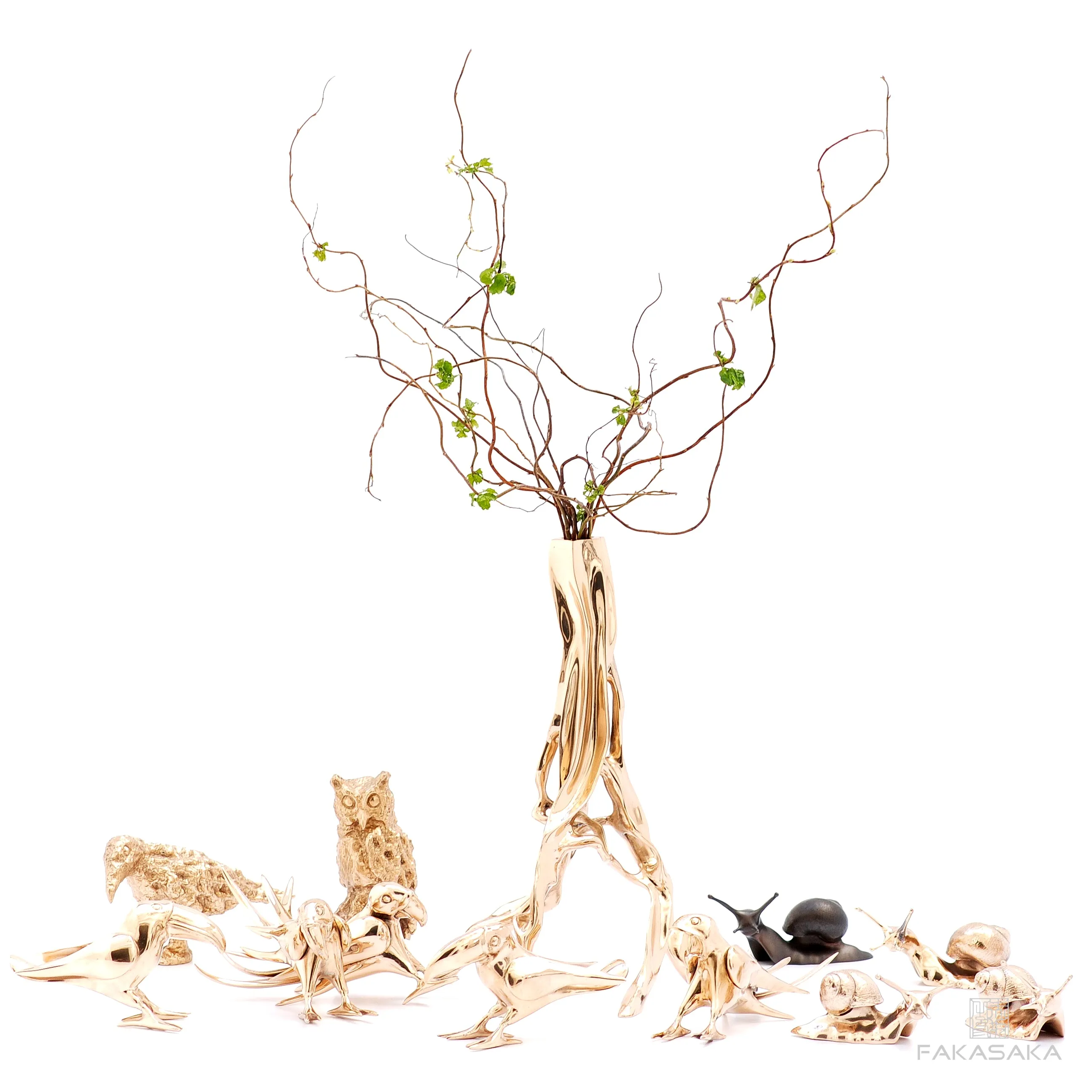 L' ESCARGOT DROITE<br><br>SCULPTURE / PAPER WEIGHT<br><br>POLISHED BRONZE<br>ONYX BASE