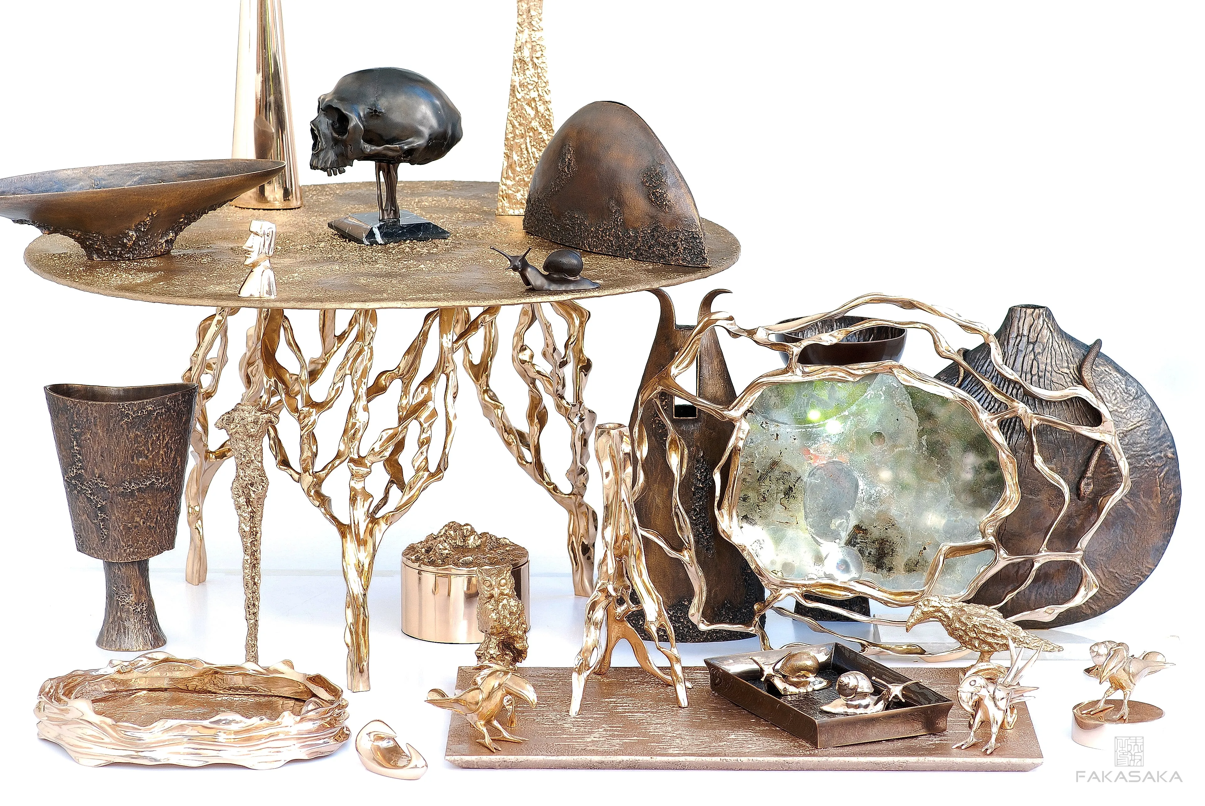 L' ESCARGOT DROITE<br><br>SCULPTURE / PAPER WEIGHT<br><br>POLISHED BRONZE<br>ONYX BASE