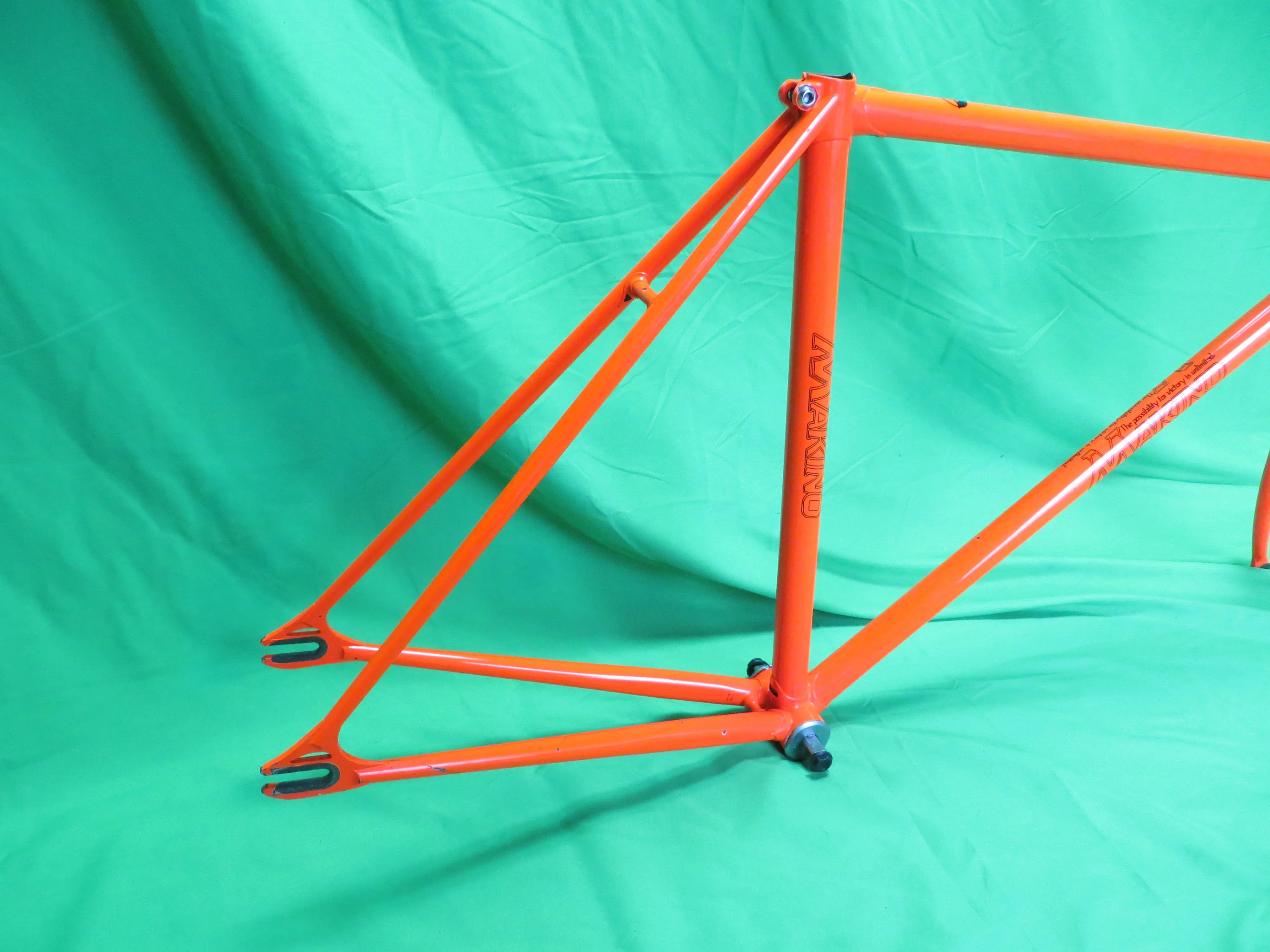Makino // Neon Orange // 49.5cm