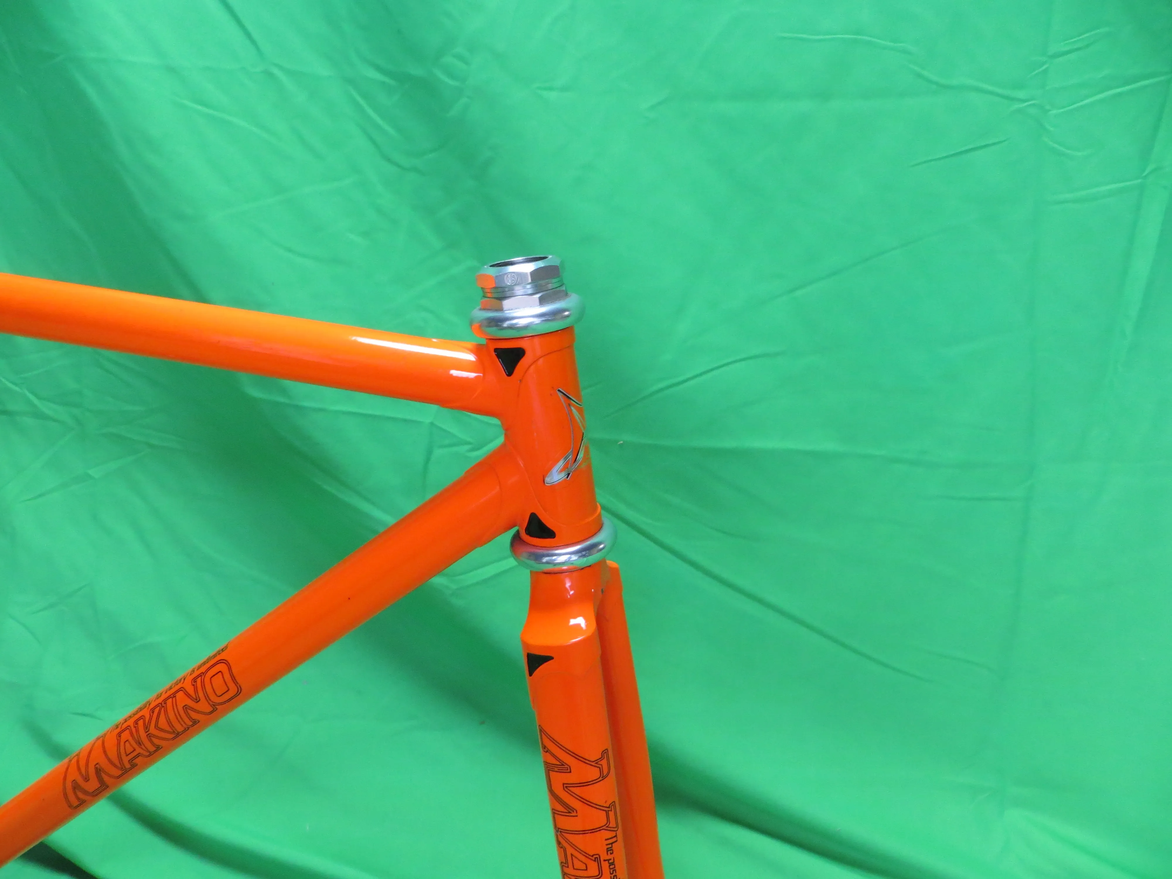 Makino // Neon Orange // 49.5cm