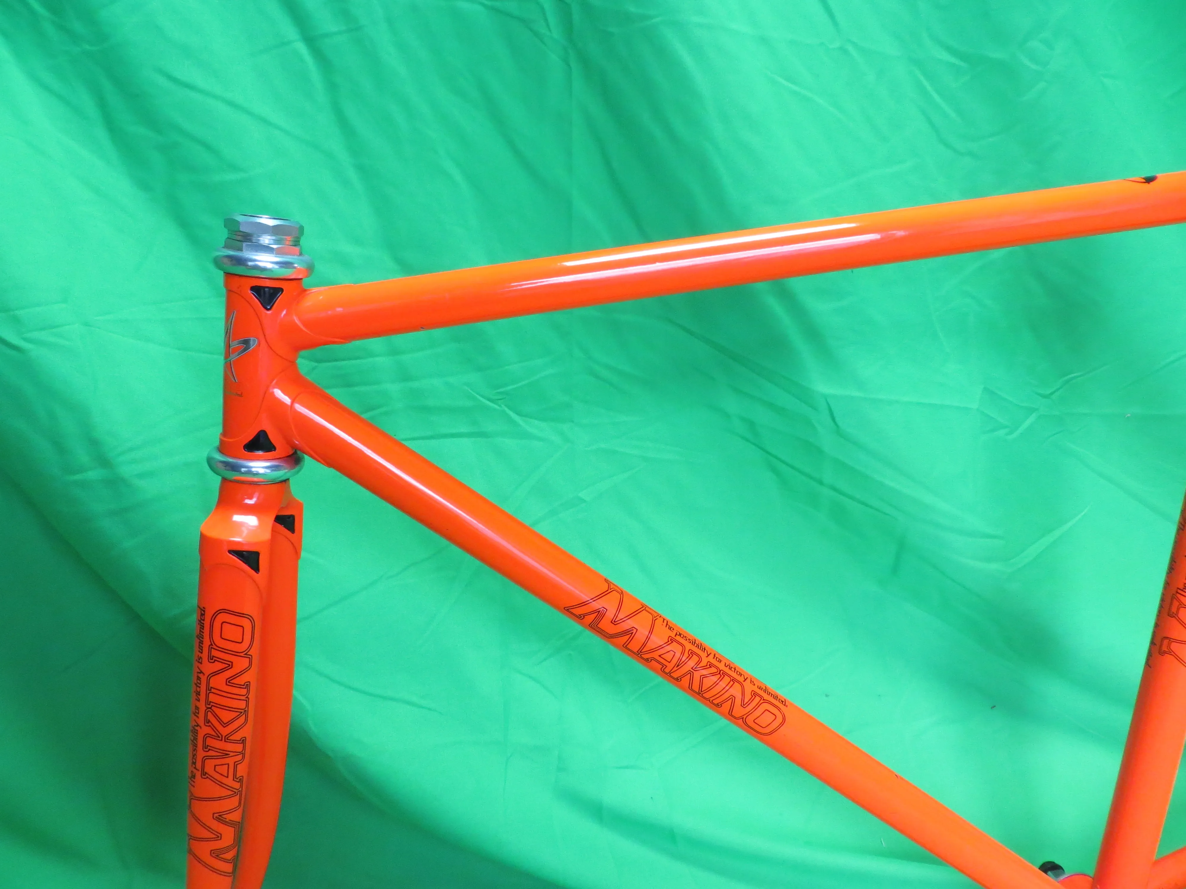 Makino // Neon Orange // 49.5cm