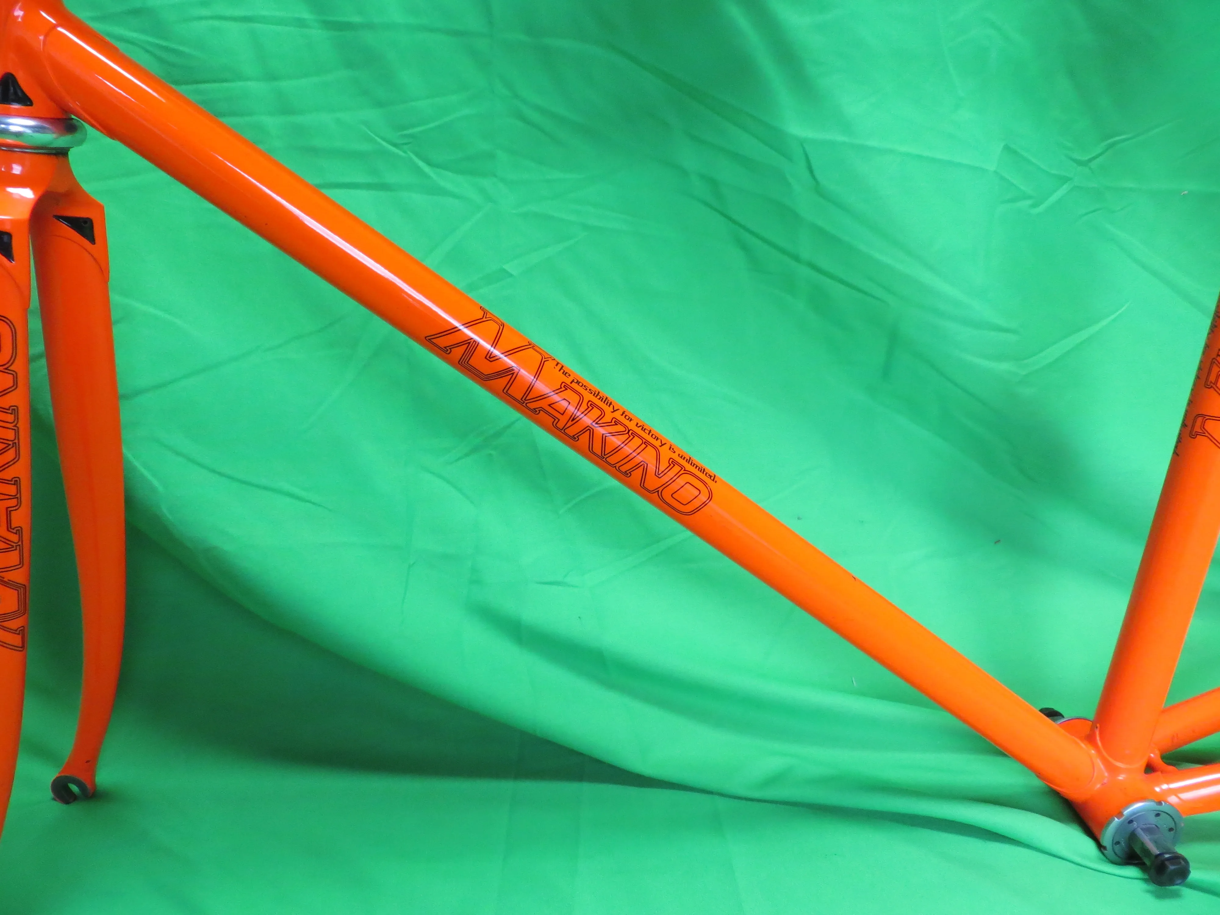 Makino // Neon Orange // 49.5cm