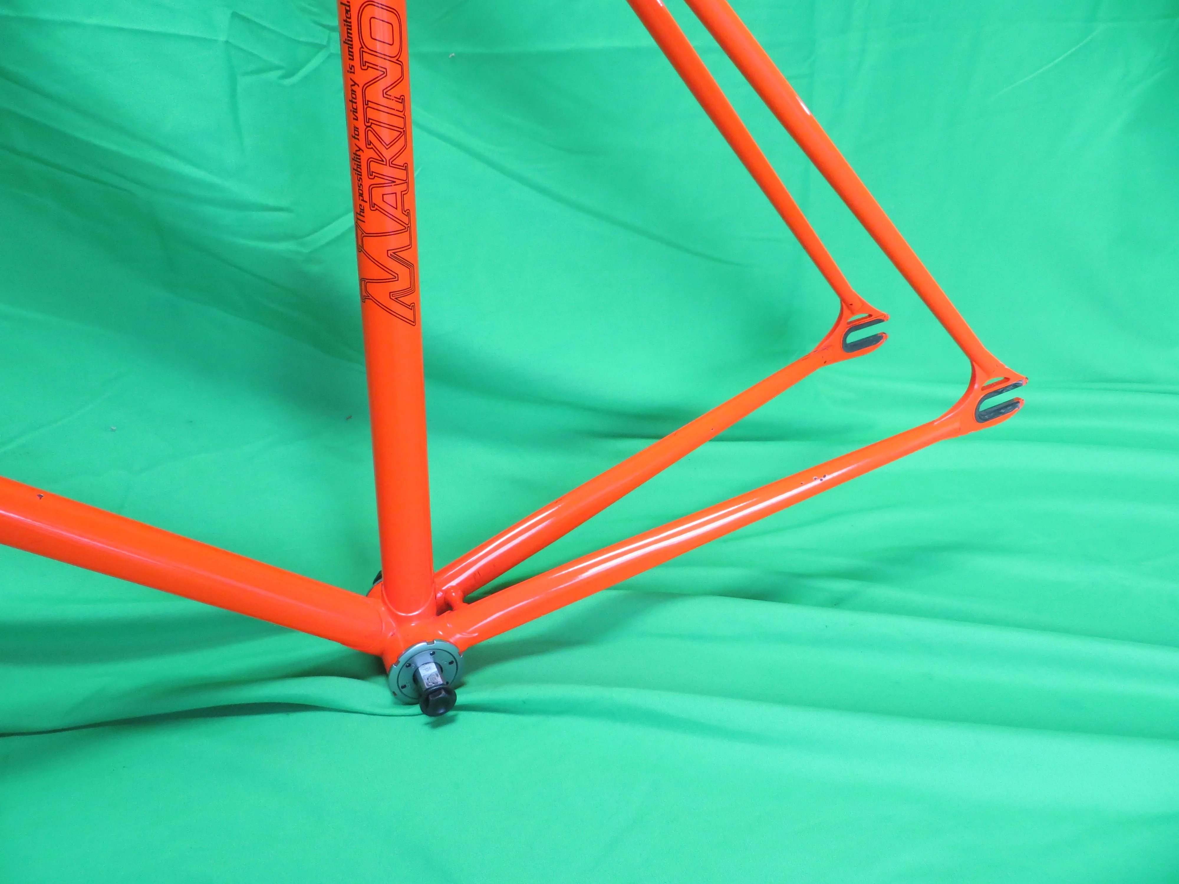 Makino // Neon Orange // 49.5cm