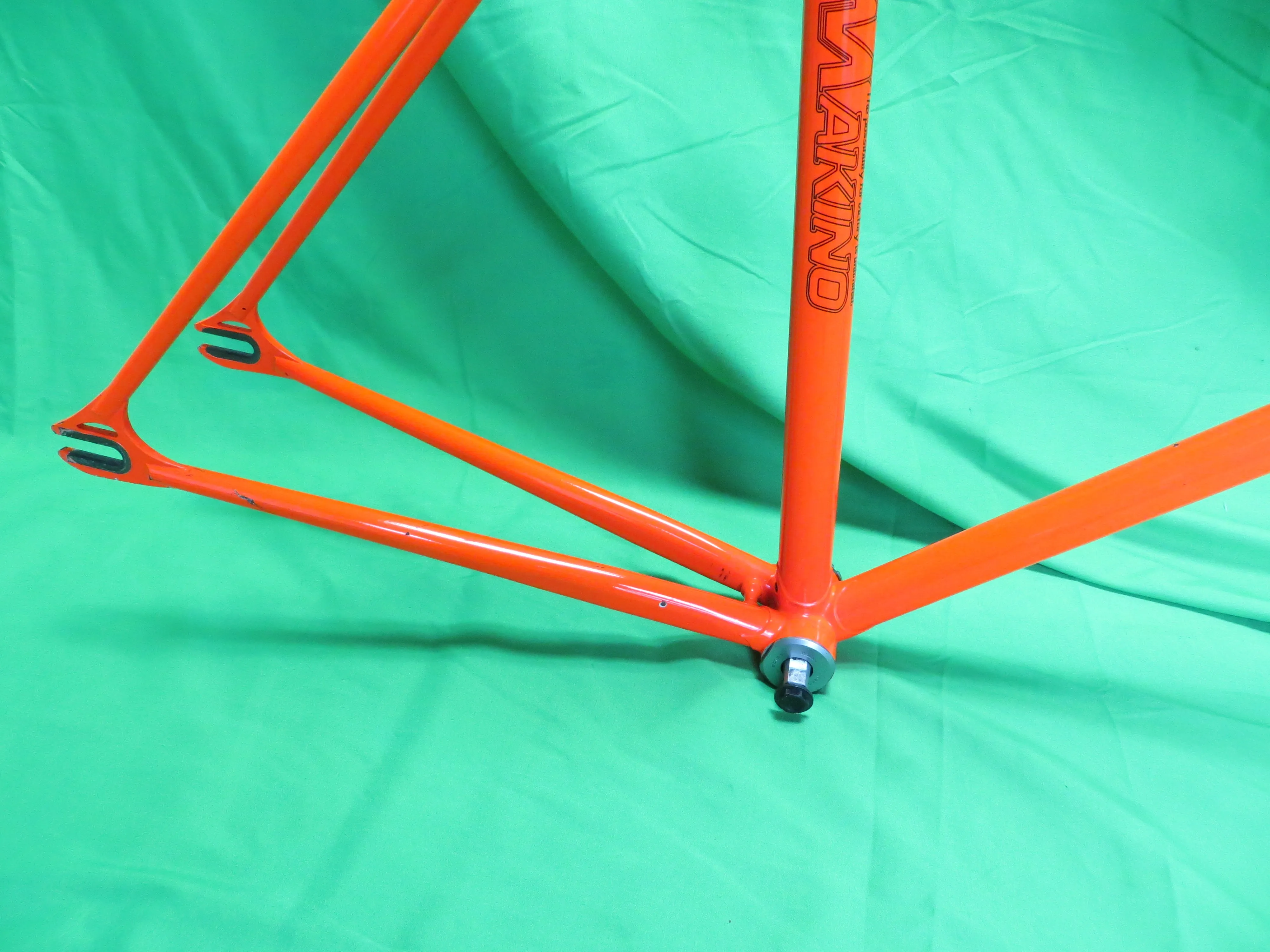 Makino // Neon Orange // 49.5cm