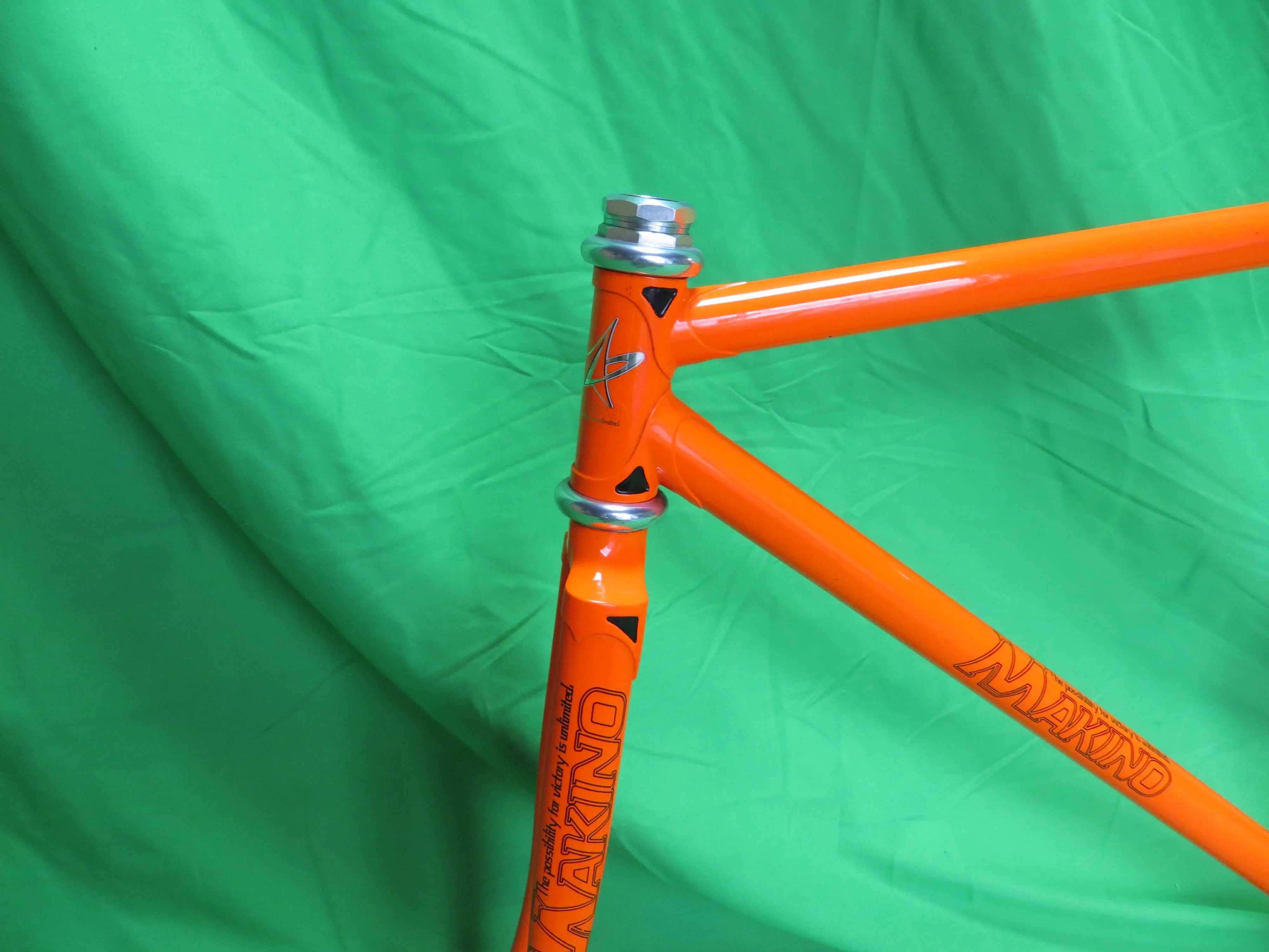 Makino // Neon Orange // 49.5cm