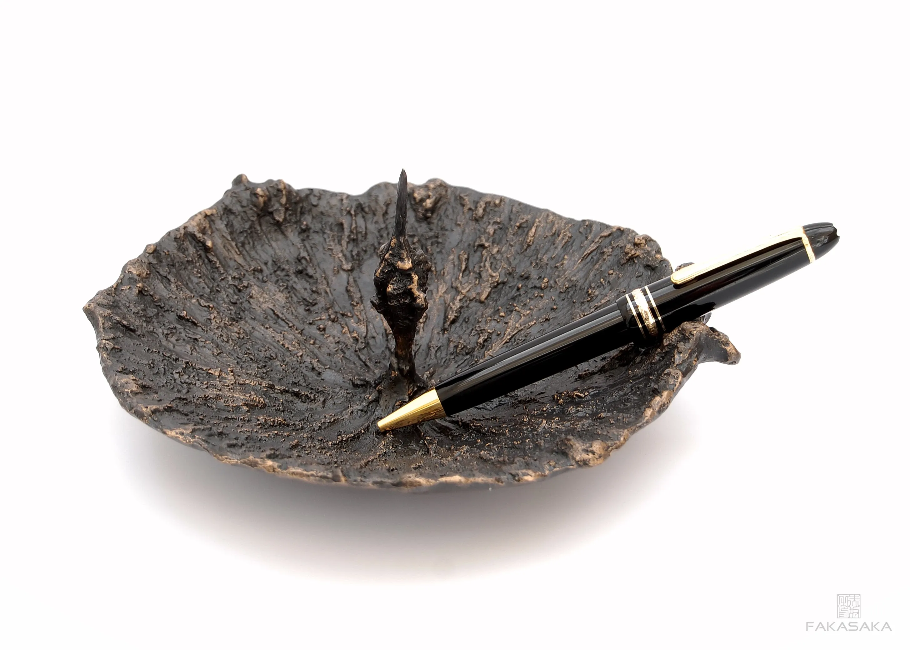 TOMW<br><br>BOWL / ASHTRAY / CENTERPIECE / CANDLESTICK / CARD HOLDER<br><br>BLACKBROWN BRONZE