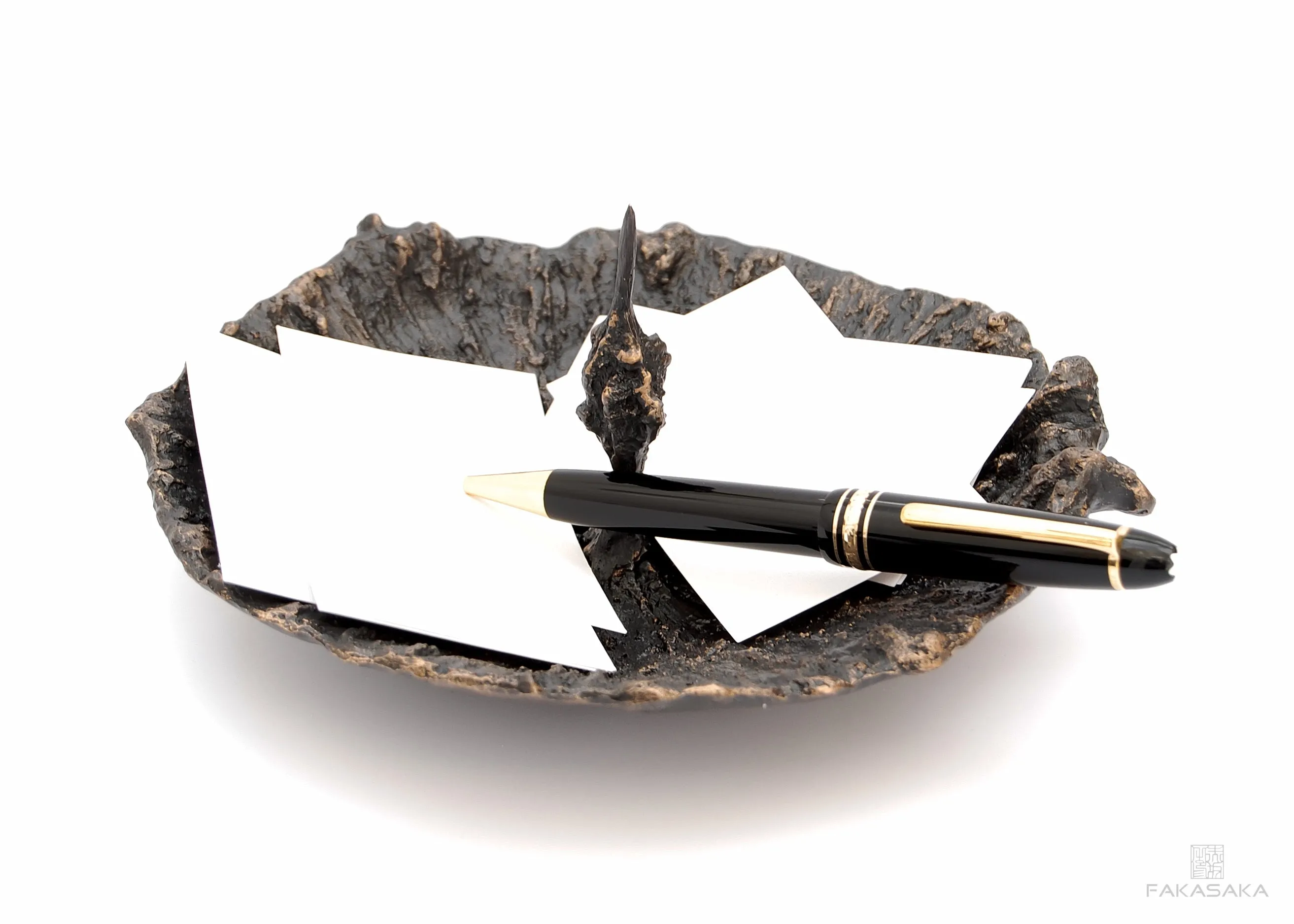 TOMW<br><br>BOWL / ASHTRAY / CENTERPIECE / CANDLESTICK / CARD HOLDER<br><br>BLACKBROWN BRONZE